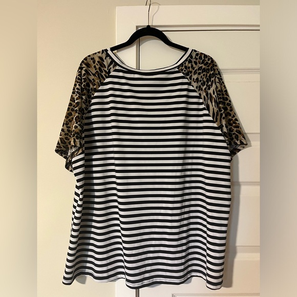 Striped & leopard tee with patch pocket, 3X - Picture 2 of 3